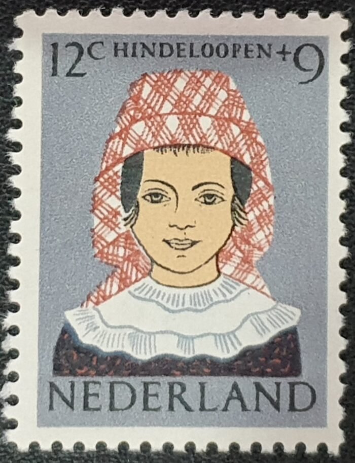 NETHERLANDS 1960 "Costumes" SG905 12c+9c violet. MNH Single Stamp