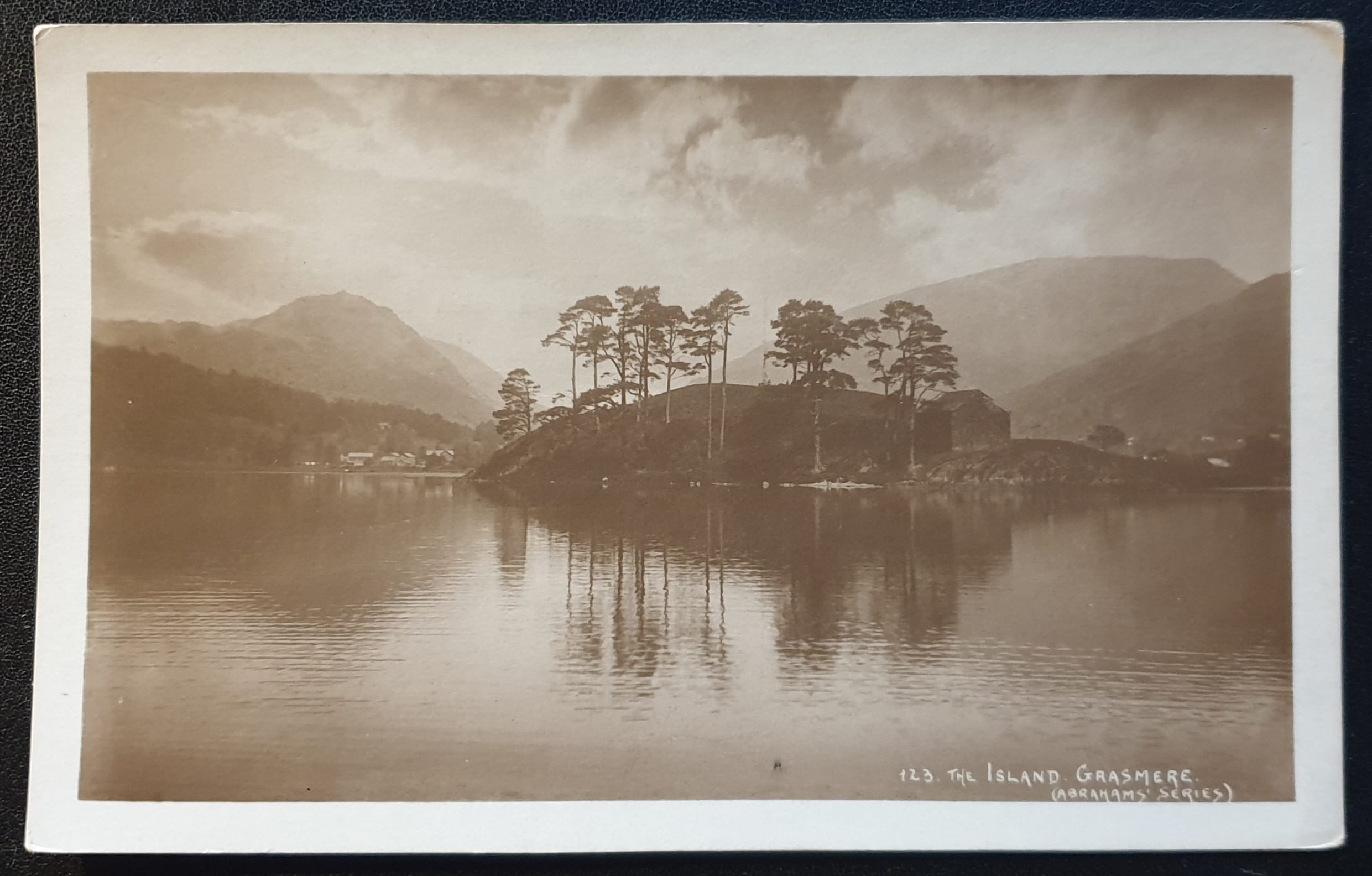 Great Britain POST CARD "THE ISLAND. GRASMERE" Unused