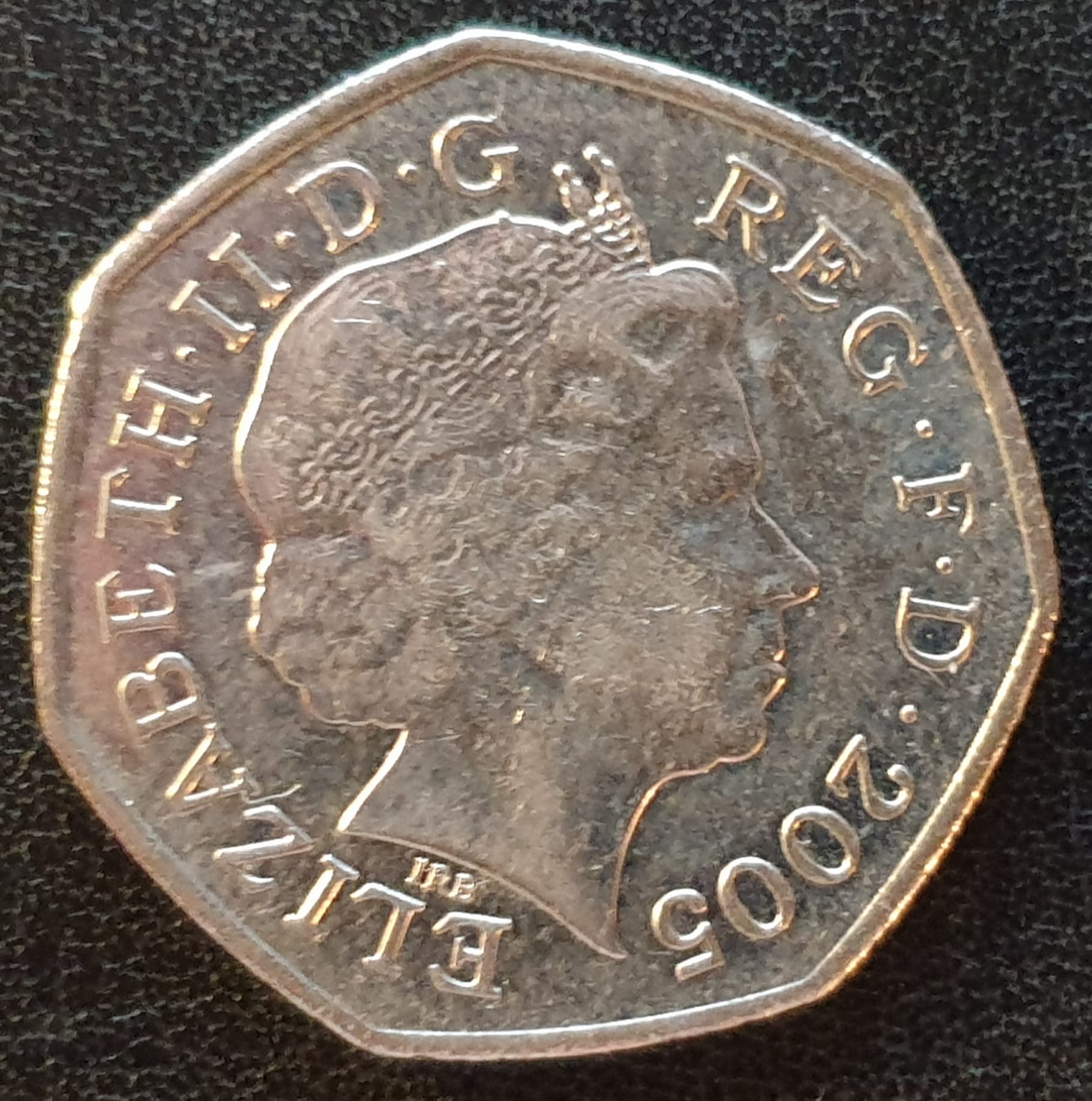 50p Fifty Pence Coin Johnson's Dictionary 1755 Saxon Plural Of Penny 2005 Circulated - Image 2