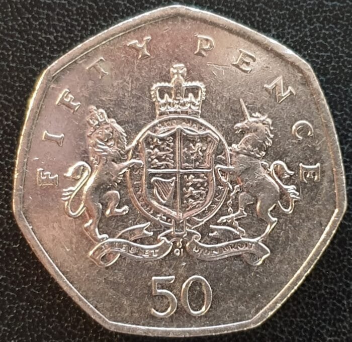50p Coin 2013 Ironsides Royal Crest Shield Lion & Unicorn Circulated - Image 2