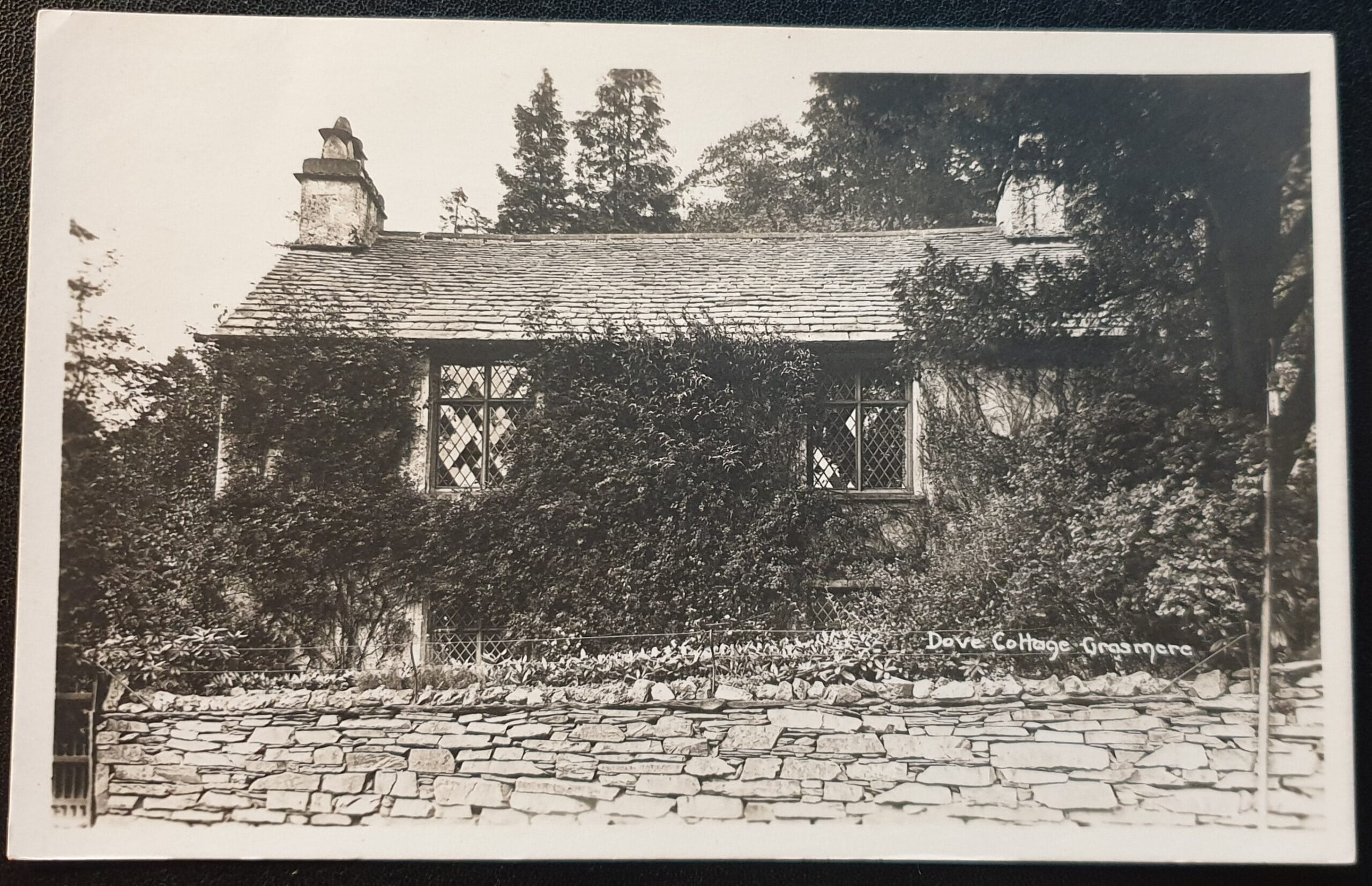 Great Britain POST CARD "DOVE COTTAGE ,GRASMERE" Unused