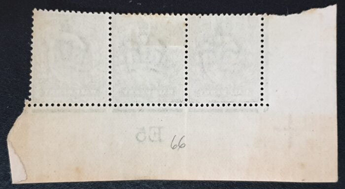Great Britain King Edward VII SG218 ½d Yellowish-Green Control E5 Strip of 3 Perf De La Rue M/M - Image 2