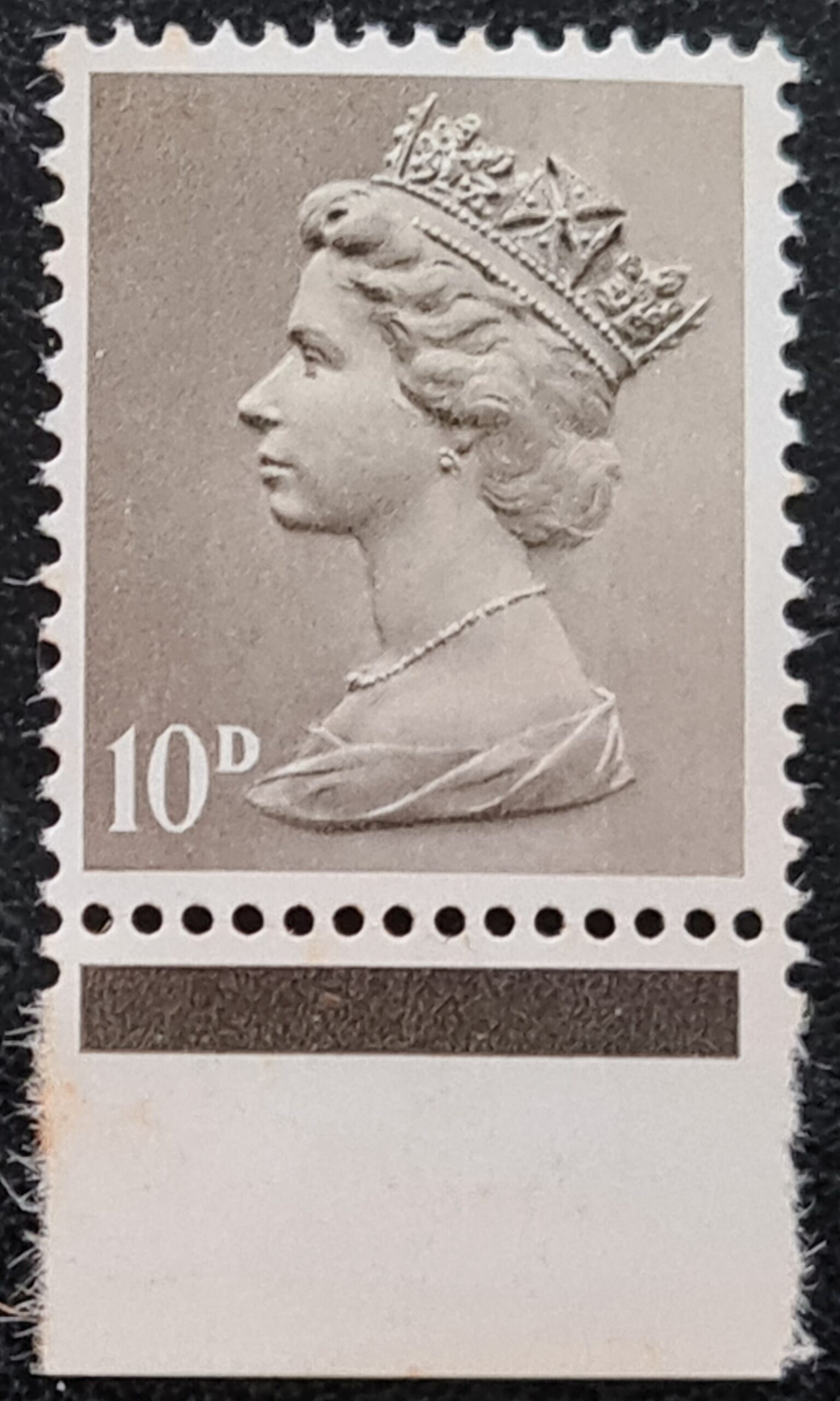 Great Britain Queen Elizabeth II 1968 SG741 10d drab MNH